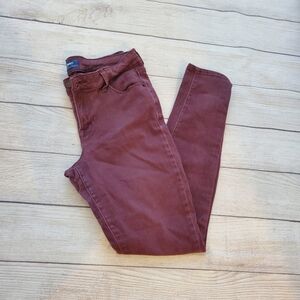 Old Navy Rockstar skinny jeans. Size 6. Cranberry colored.